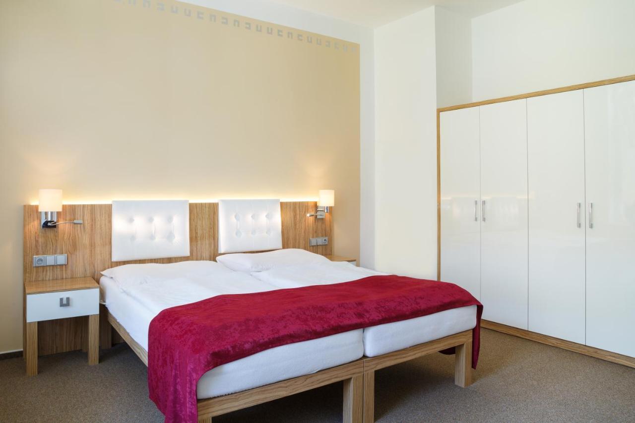 Hotel Astoria 야히모프 외부 사진
