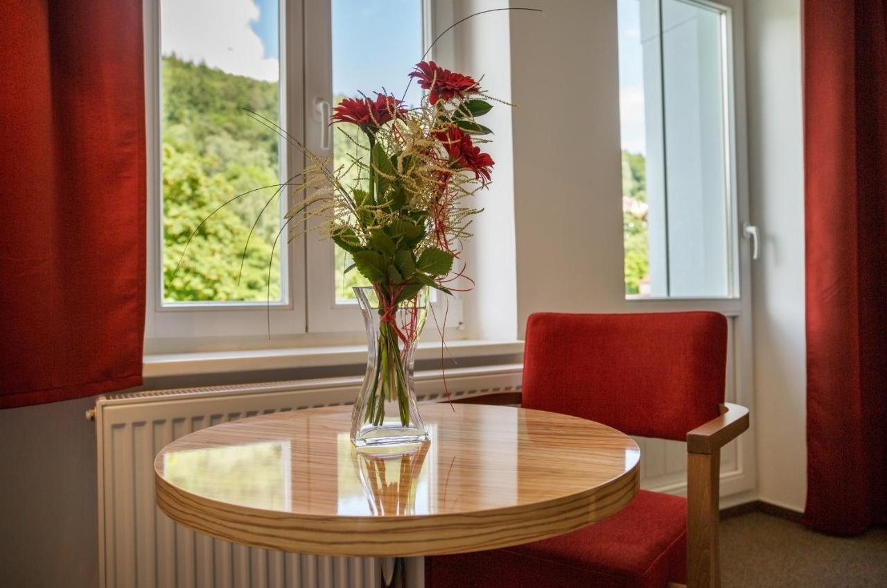 Hotel Astoria 야히모프 외부 사진