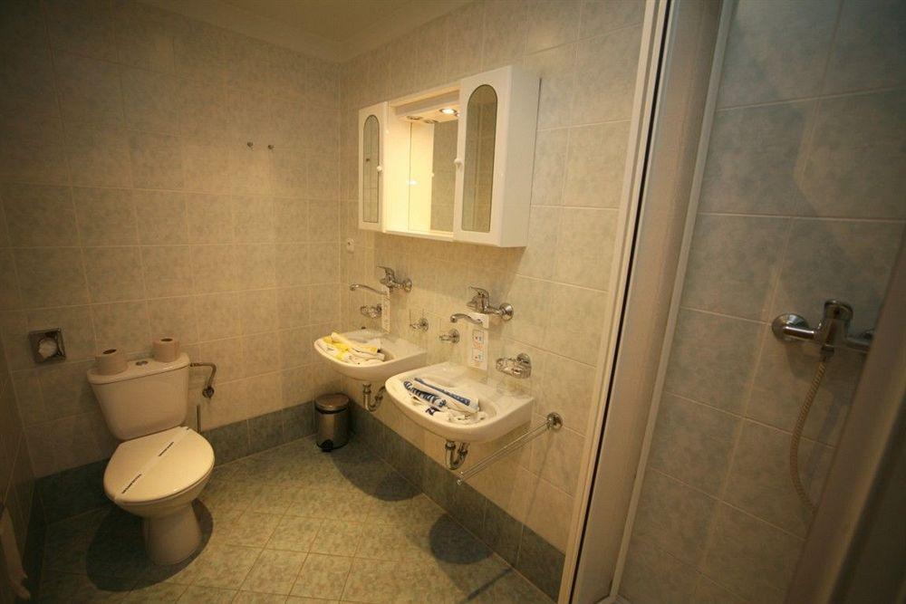 Hotel Astoria 야히모프 외부 사진