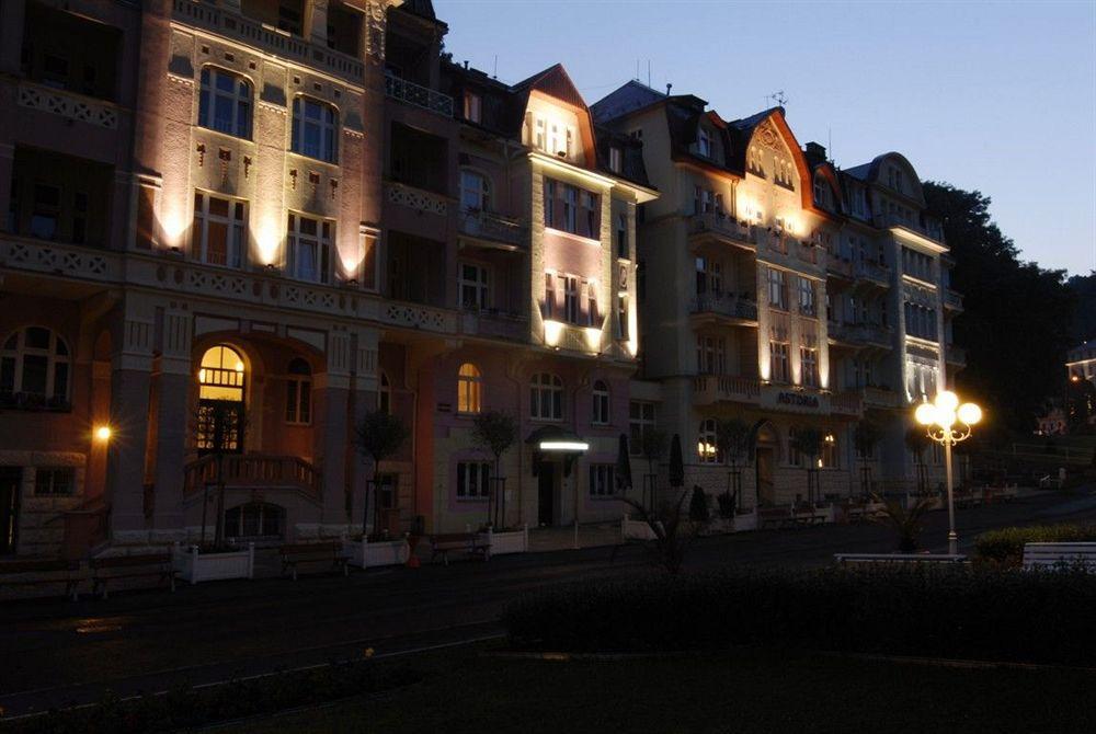 Hotel Astoria 야히모프 외부 사진